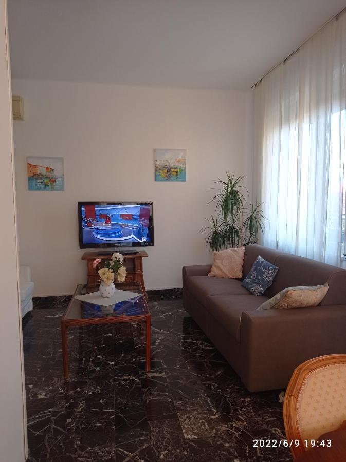 Ferienwohnung Down Town Emily La Spezia Exterior foto