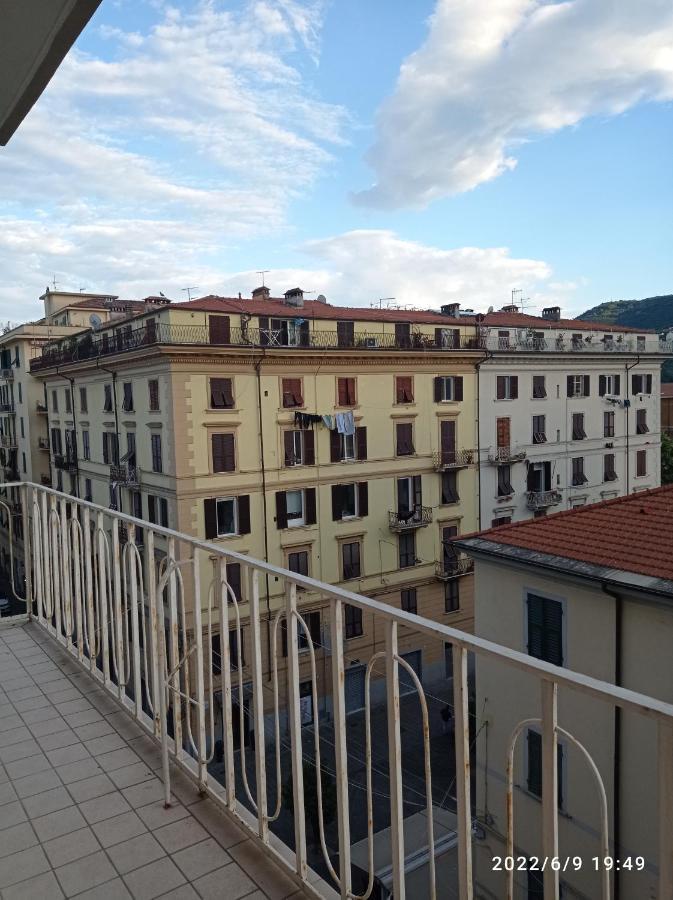 Ferienwohnung Down Town Emily La Spezia Exterior foto