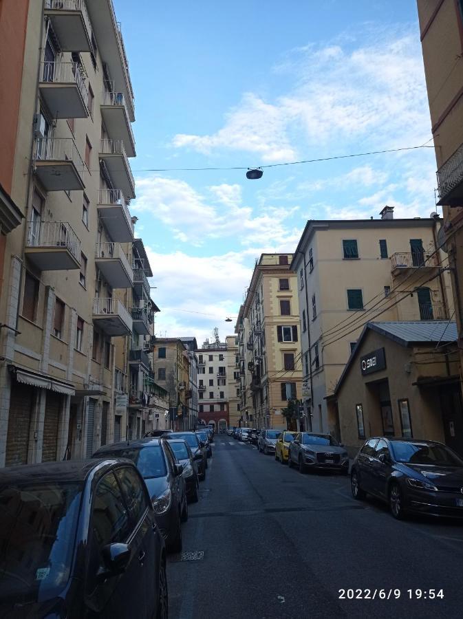 Ferienwohnung Down Town Emily La Spezia Exterior foto